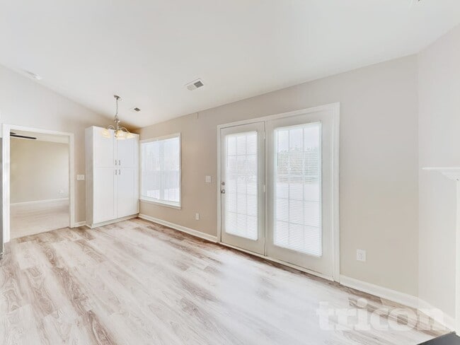 3871 Range Crest Ct in High Point, NC - Foto de edificio - Building Photo