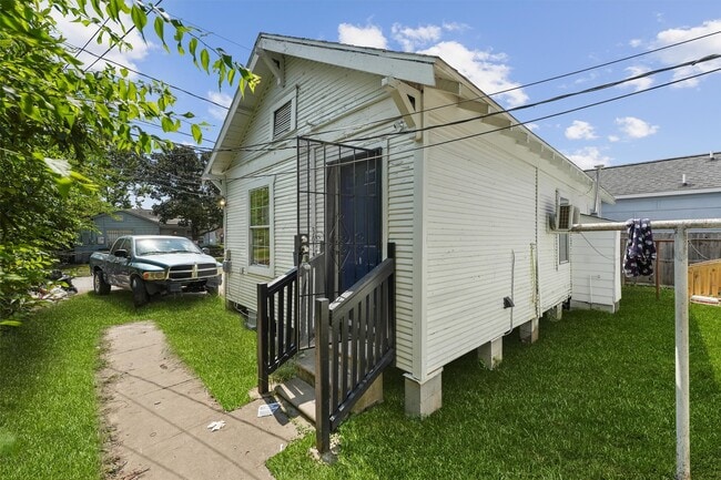 property at 3019 Florida St