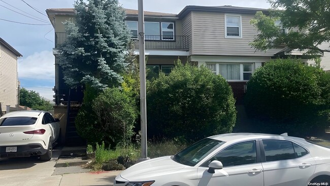 property at 253-27 Craft Ave