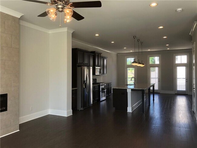 4313 Longleaf Pine Alley in Doraville, GA - Foto de edificio - Building Photo