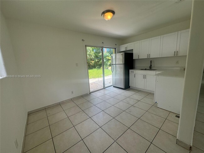 6871 SW 18th Ct in Pompano Beach, FL - Building Photo - Building Photo