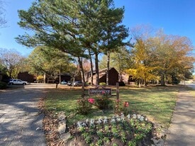 3962 Grahamdale Cir in Memphis, TN - Building Photo