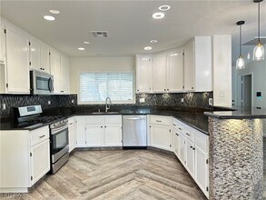 6545 Cedar Waxwing St in North Las Vegas, NV - Building Photo - Building Photo