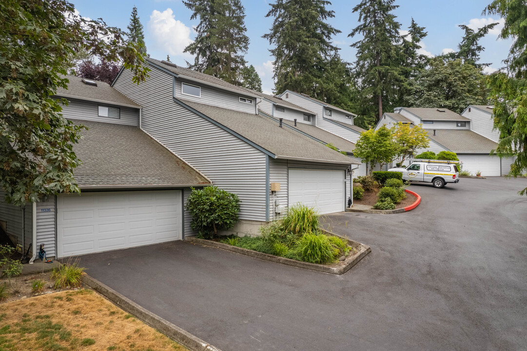 Westview Court in Kirkland, WA - Building Photo