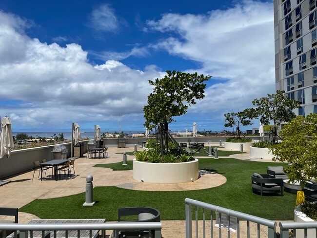 988 Halekauwila St, Unit 3807 in Honolulu, HI - Building Photo - Building Photo