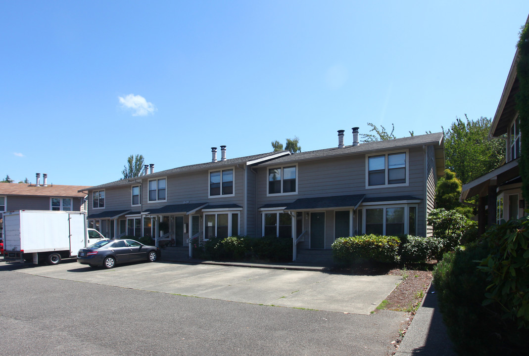 Titlow Beach Condominium in Tacoma, WA - Building Photo