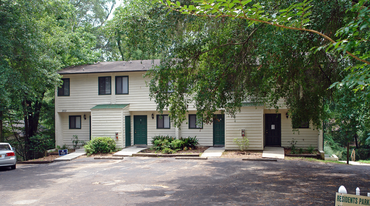 Rock Brook Village in Tallahassee, FL - Building Photo