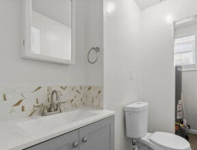 1628 Dumesnil St in Louisville, KY - Building Photo - Building Photo