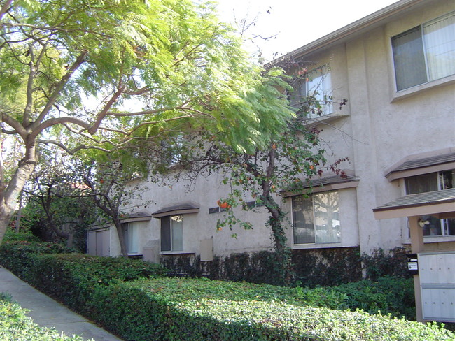 Vista De Oro Apartments in San Diego, CA - Building Photo - Building Photo