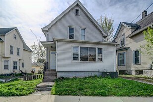 205 S Fair Oaks Ave, Unit 205 South Fair Oaks Ave in Madison, WI - Building Photo