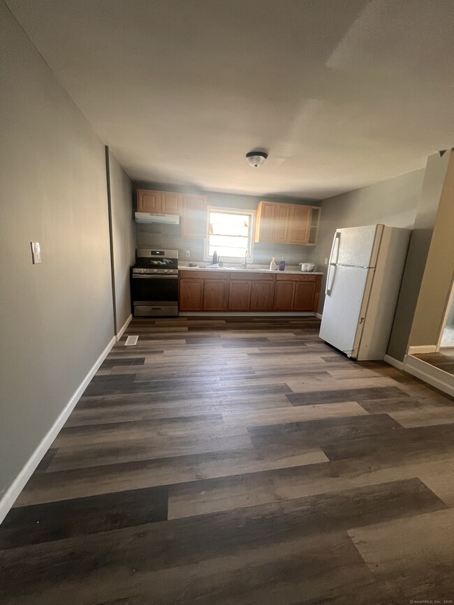 335 Blatchley Ave in New Haven, CT - Building Photo - Building Photo