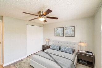 Virginia Pines Apartments in Fort Pierce, FL - Building Photo - Building Photo