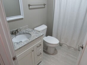211 Broadway Ave S-Unit -A211-01 in Rochester, MN - Building Photo - Building Photo