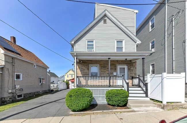 property at 9 Dell St