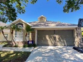 10313 Crystal Point Dr in Orlando, FL - Building Photo