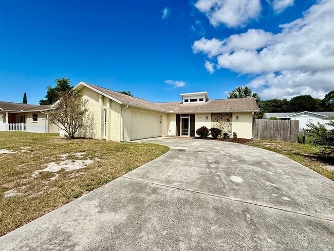 6149 Staunton Dr in Holiday, FL - Building Photo - Building Photo