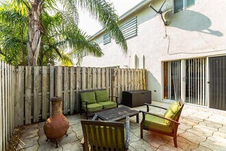 744 NW 42nd Pl in Pompano Beach, FL - Building Photo - Building Photo