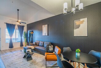 7900 E Princess Dr in Scottsdale, AZ - Building Photo - Building Photo