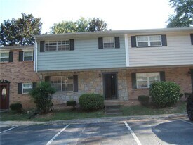 4701 Flat Shoals Rd in Union City, GA - Building Photo