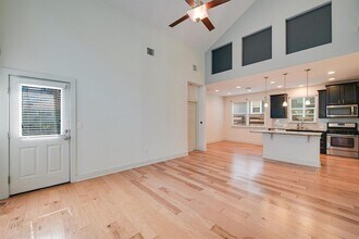 2205 Capulet St in Austin, TX - Building Photo - Building Photo