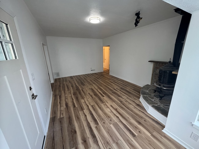 property at 1035 W Main St