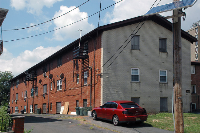 154-156 Dehart Pl in Elizabeth, NJ - Building Photo - Building Photo