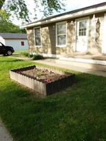1302 Clay St, Unit 1304 in Midland, MI - Building Photo