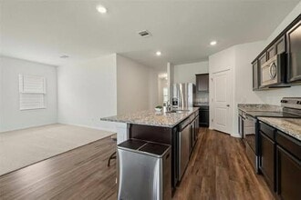 19325 Berringer Dr in Pflugerville, TX - Building Photo - Building Photo