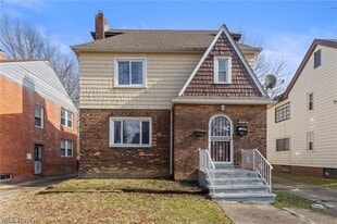 876 Eloise Dr in Cleveland Heights, OH - Building Photo