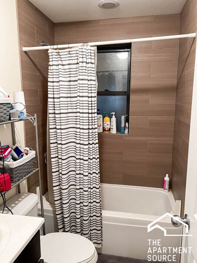 4647 N Wolcott Ave, Unit 1D in Chicago, IL - Building Photo - Building Photo