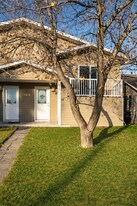 9804-98099 99 St in Wembley, AB - Building Photo