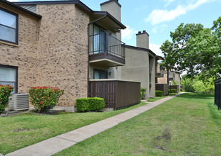 Wooded Creek in Desoto, TX - Foto de edificio - Building Photo