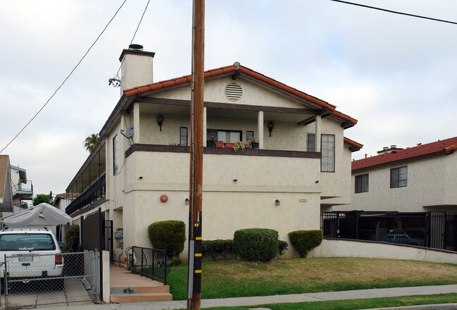 11725 York Ave in Hawthorne, CA - Building Photo - Building Photo