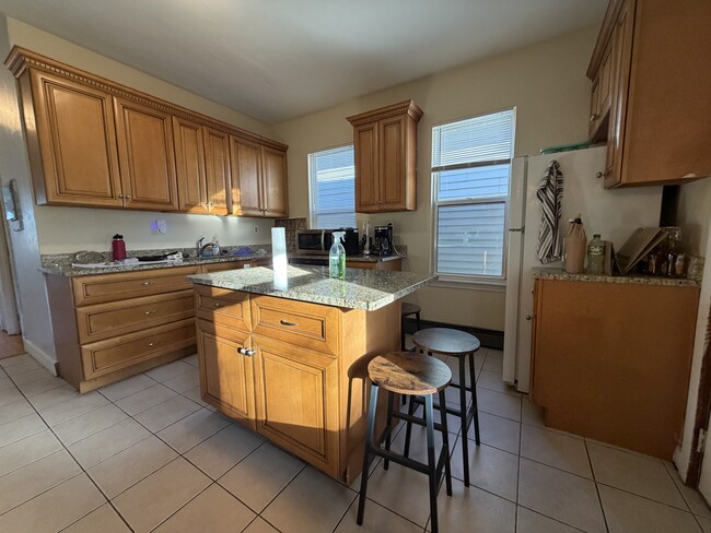 8 Eldora St, Unit 8 Eldora St. #3