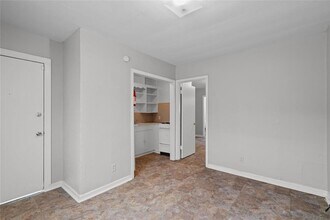 311 9th St N-Unit -B in Texas City, TX - Foto de edificio - Building Photo