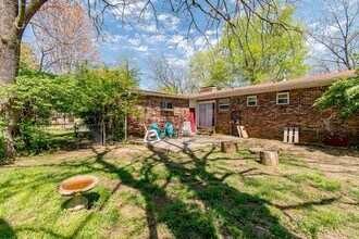 2371 W Ora Dr in Fayetteville, AR - Building Photo - Building Photo