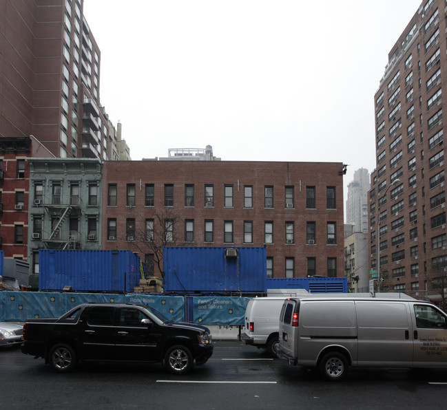 1384 Second Ave in New York, NY - Foto de edificio - Building Photo