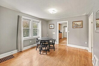 88 Greenbush St, Unit Lower in Manistee, MI - Building Photo - Building Photo