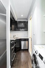 39 E 1st St in New York, NY - Building Photo - Building Photo