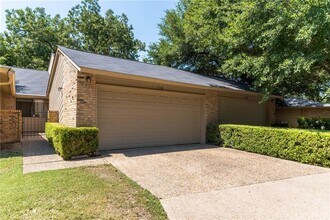 7211 Lakewood Dr in Austin, TX - Building Photo - Building Photo