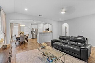 235 Limerick Rd in Buda, TX - Building Photo - Building Photo