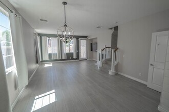 28469 Santa Rosa Ln in Santa Clarita, CA - Building Photo - Building Photo