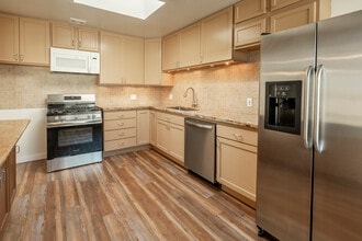 316 Bridgeview Dr in San Francisco, CA - Building Photo - Building Photo