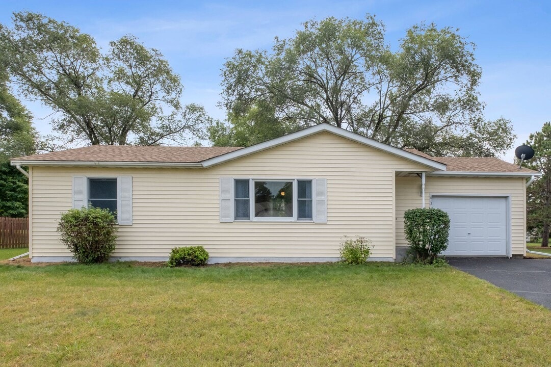 512 Sommers Landing Rd N in Hudson, WI - Building Photo