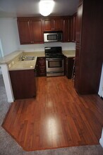 5500 Owensmouth Ave in Los Angeles, CA - Building Photo - Building Photo