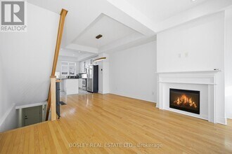 10 Mendota Rd in Toronto, ON - Building Photo - Building Photo