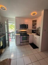 5028 NW 3rd Ave in Miami, FL - Foto de edificio - Building Photo