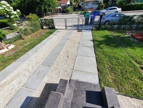 70 NW 33rd St in Miami, FL - Building Photo - Building Photo