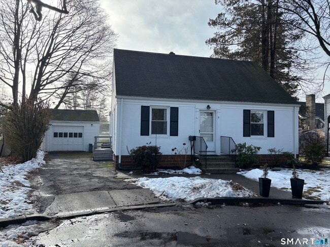 property at 9 S Pine Creek Ct