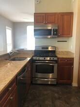 28 Gilman St in Portland, ME - Building Photo - Building Photo